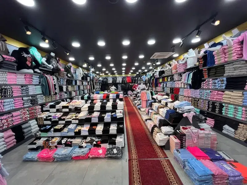The Fashion Hub - Photo 3