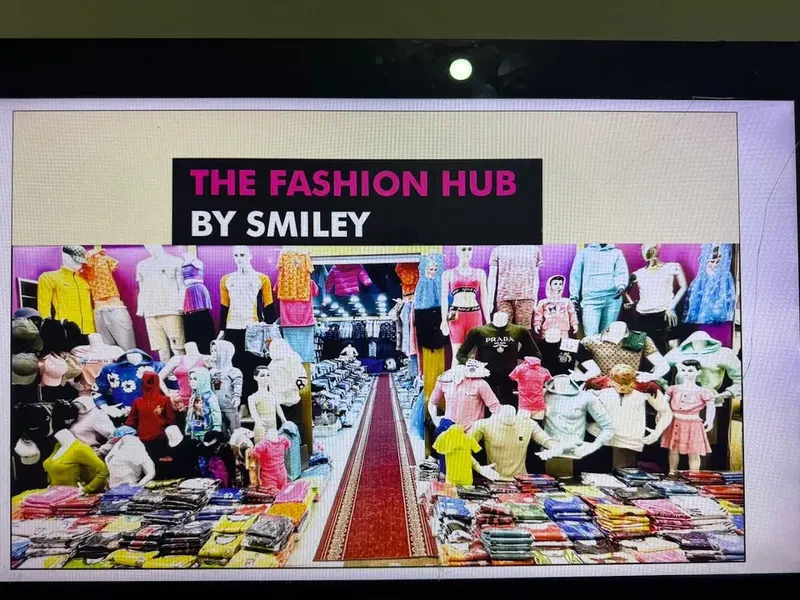 The Fashion Hub - Photo 5