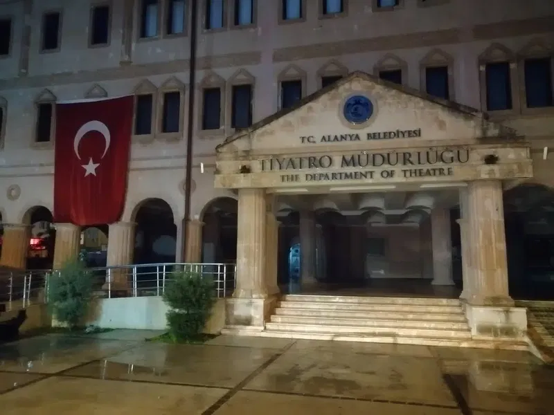 Ti̇yatro Cafe - Photo 9