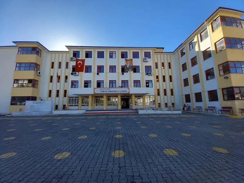 Toros Anadolu Lisesi - Photo 3