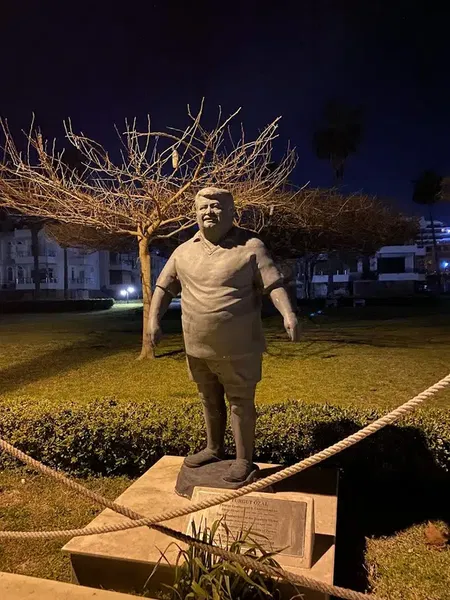 Turgut Özal Heykeli - Photo 4