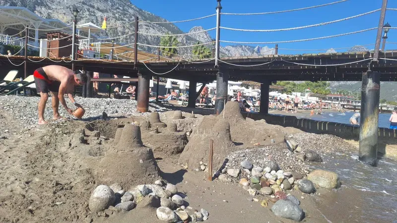 Turkish sand castle - Photo 2
