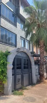 Universal Elt