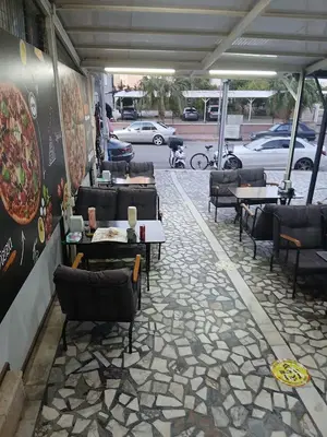 Usta Pizza & Burger