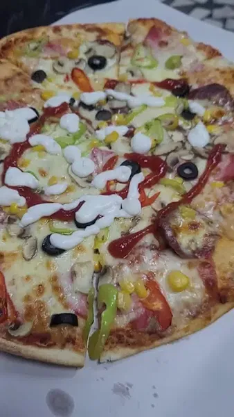 Usta Pizza & Burger - Photo 2