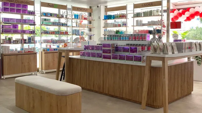 Venüs Eczanesi & Аптека & Pharmacy - Photo 2