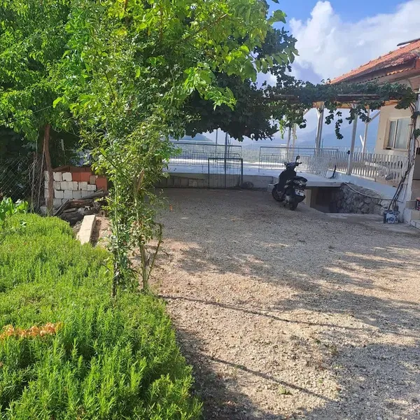 Villa Eker - Photo 1