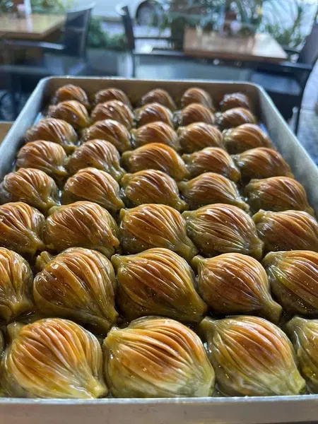 Yildiz Kardeşler Baklava - Photo 2