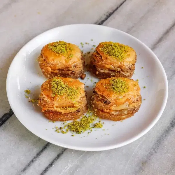 Yildiz Kardeşler Baklava - Photo 8