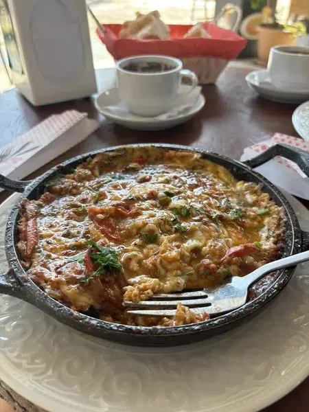 Özakdeni̇z Patisserie Cafe - Photo 2