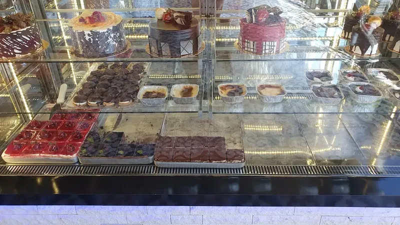 Özakdeni̇z Patisserie Cafe - Photo 4