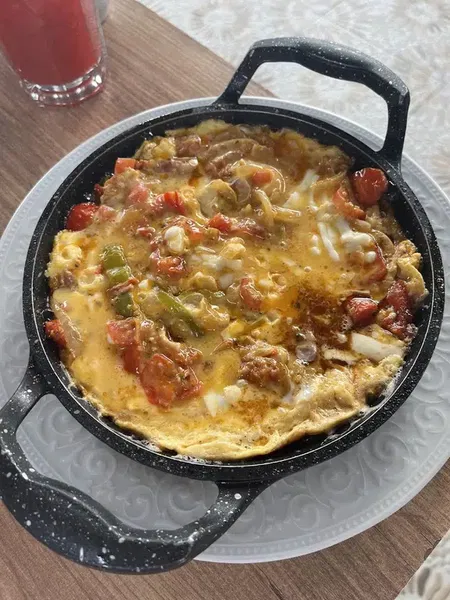 Özakdeni̇z Patisserie Cafe - Photo 9