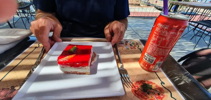 Özakdeni̇z Patisserie Cafe - Photo 10