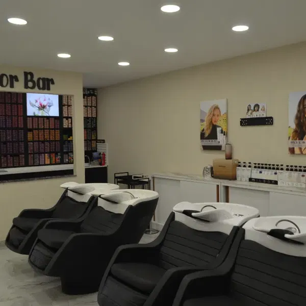 Özgürkara_hairmakeupstudio - Photo 5