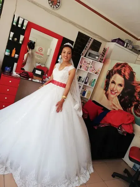 Özlem Bayan Kuaförü - Photo 10