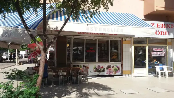 Üstüneller Baklavacısı