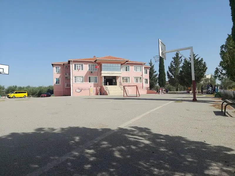 Şeref Ülker Ortaokulu - Photo 2