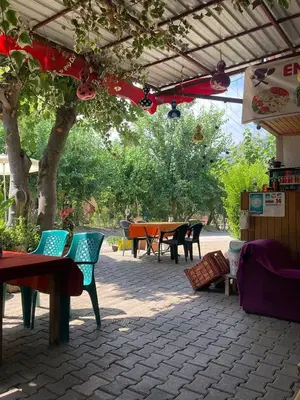 Кафе с блинчиками и гамаками